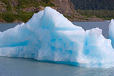 Alaska, Portage Glacier, iceberg.