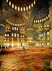 2001-212216-01 &copy; eStock Turkey, Istanbul, Blue Mosque (Sultan Ahmet Mosque), inside view with original carpets.
