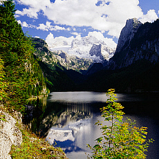 2001-212229-01 &copy; eStock Austria, Upper Austria, Salzkammergut, View of Gosausee lake and the Dachstein mountain.