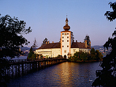 2001-212232-01 &copy; eStock Austria, Upper Austria, Gmunden, Schloss Ort (Ort Castle) on a small island in Traunsee lake, near Gmunden center.