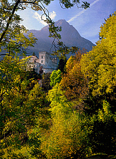 2001-212234-01 &copy; eStock Austria, Matrei in Osttirol village, Weissenstein castle.
