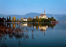 2001-212235-01 &copy; eStock Austria, Carinthia, Maria Worth, village on the lake.
