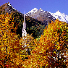 2001-212237-01 &copy; eStock Austria, Carinthia, Hohe Tauern, Heiligenblut village and Grossglockner in background.