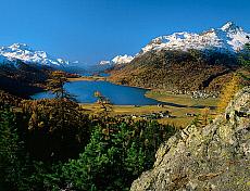 2001-212243-01 &copy; eStock Switzerland, Engadin, Graubunden, View on Silvaplanersee (lake of Silvaplaner) and Silsersee (lake of Sils).