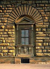 2001-212255-01 &copy; eStock Italy, Florence, Palazzo Pitti, window.