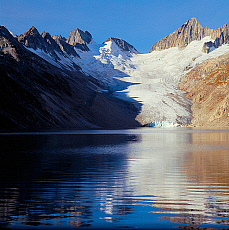 2001-212260-01 &copy; eStock Switzerland, Bernese Oberland, Grimsel Pass, Finsteraarhorn mountain and Oberaarsee lake.