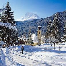 2001-212267-01 &copy; eStock Italy, Belluno, San Vito di Cadore village, view towards Pelmo mountain.